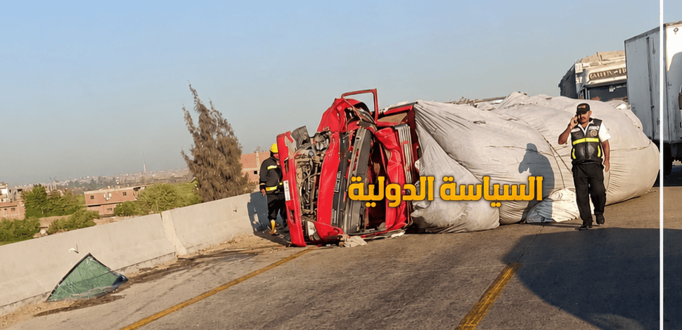 انقلاب سيارة نقل على الطريق الإقليمي