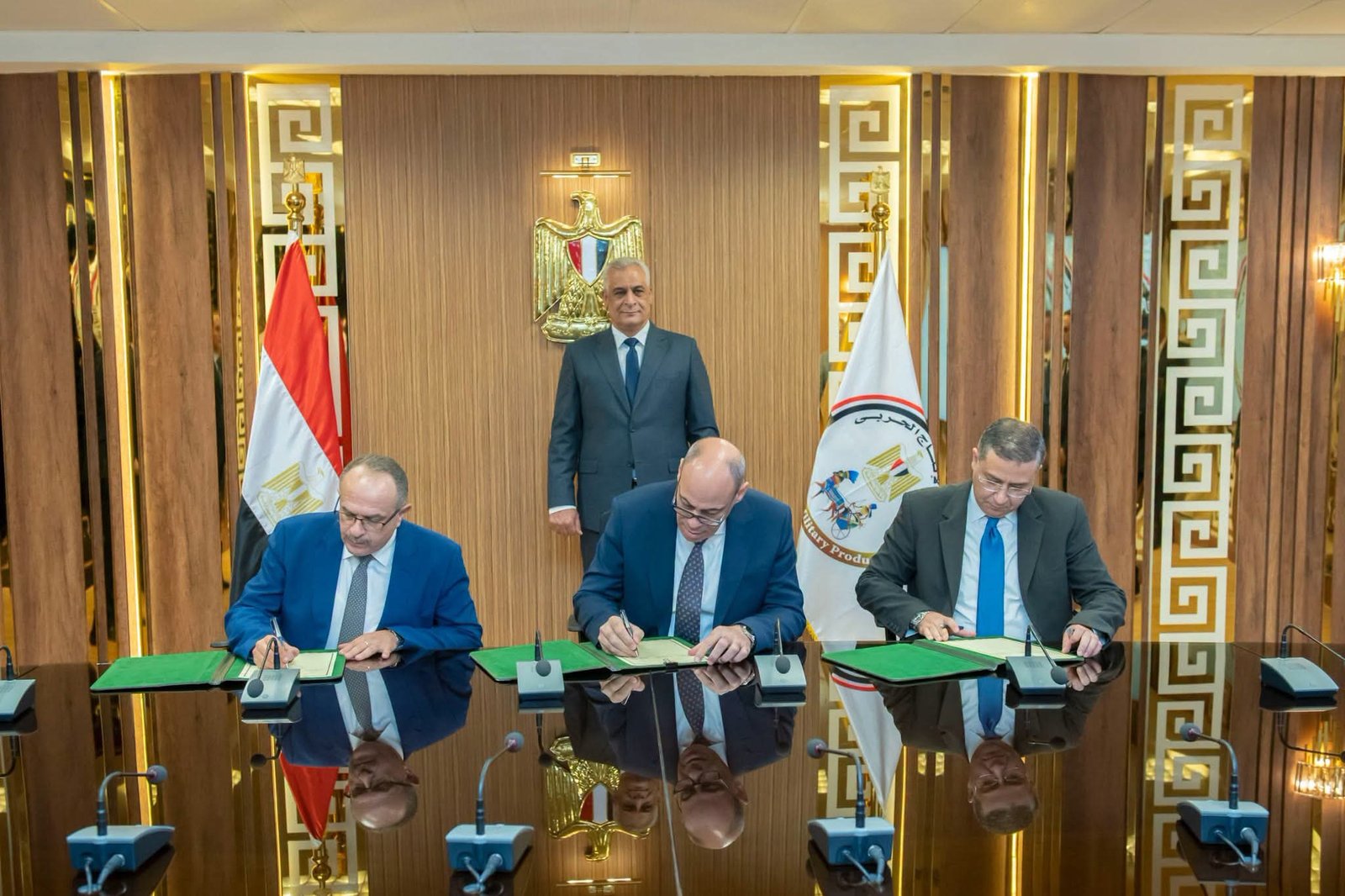 وزير الدولة للإنتاج الحربي يشهد توقيع مذكرتي تفاهم بين الإنتاج الحربي والمقاولون العرب لتعزيز التصنيع المشترك والتوسع في الأسواق الأفريقية
