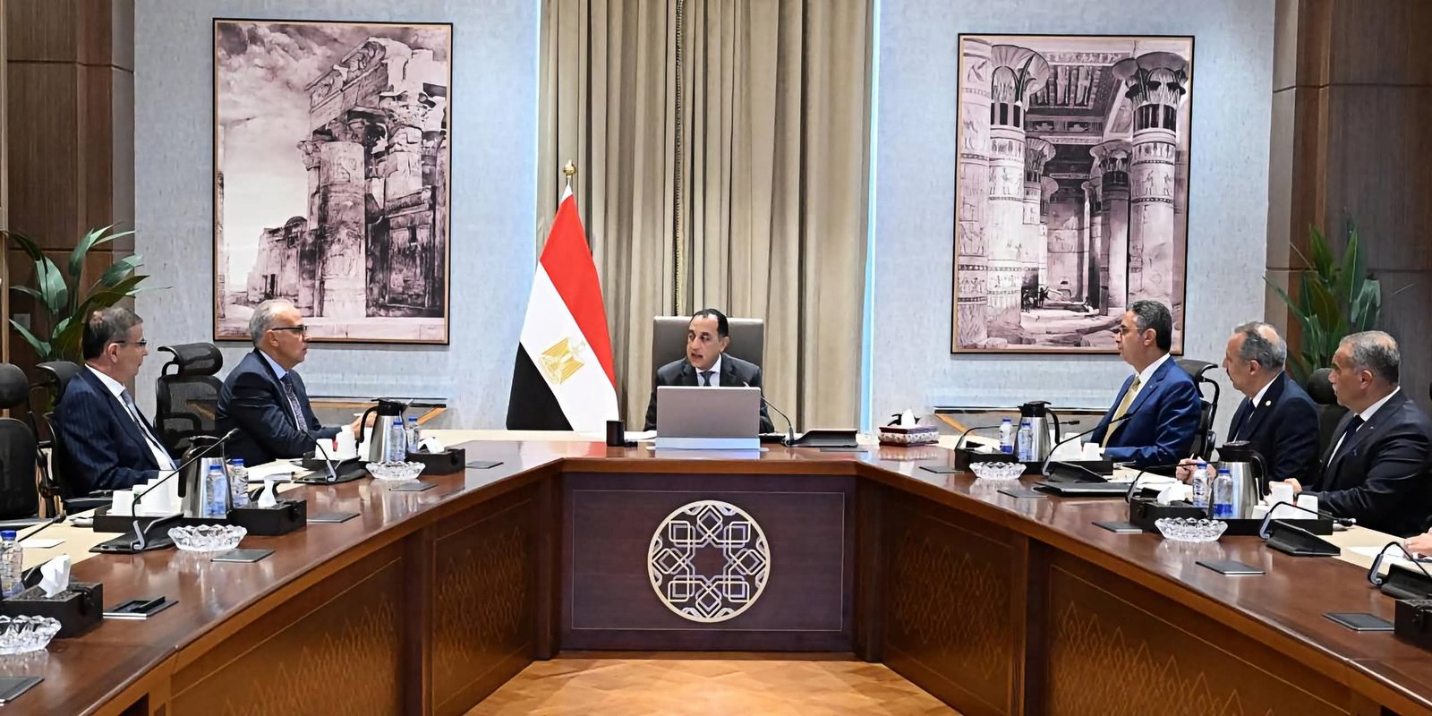 الدكتور مصطفى مدبولي خلال اجتماع استعراض محاور جلسة الأمن الغذائي والمائي بمنتدى مصر 2026