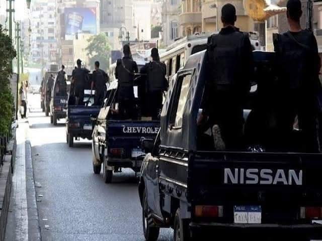 حملة أمنية في منيا القمح بمحافظة الشرقية لملاحقة العناصر الإجرامية والاتجار بالمواد المخدرة، وسط أنباء عن مصرع الزليط وضبط آخرين.